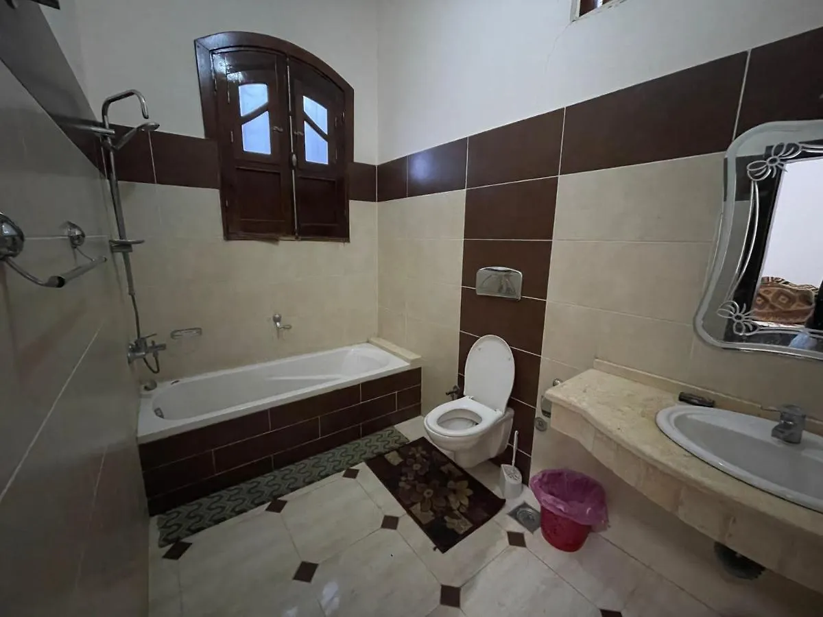 Bob Marley Bed & Breakfast & Restaurant Luxor