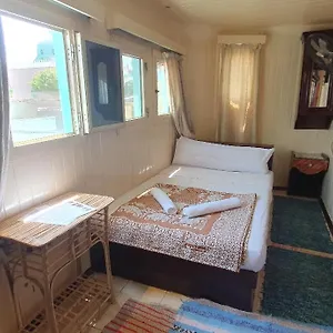 Moon Boat Louxor