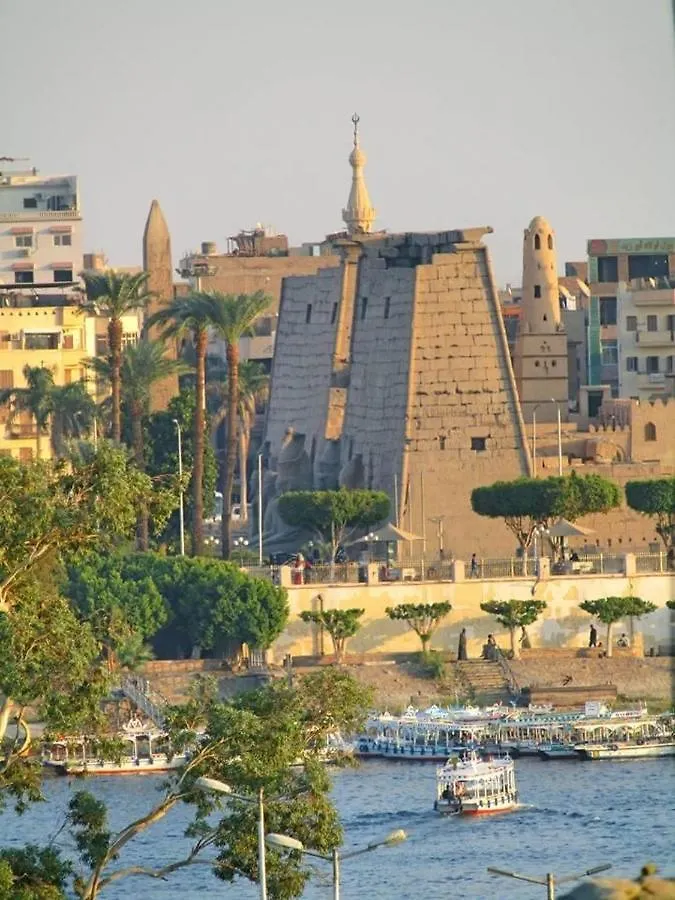 Bob Marley Bed & Breakfast & Restaurant Luxor